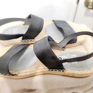 NWOT Eileen Fisher Flats Espadrille Sandals!